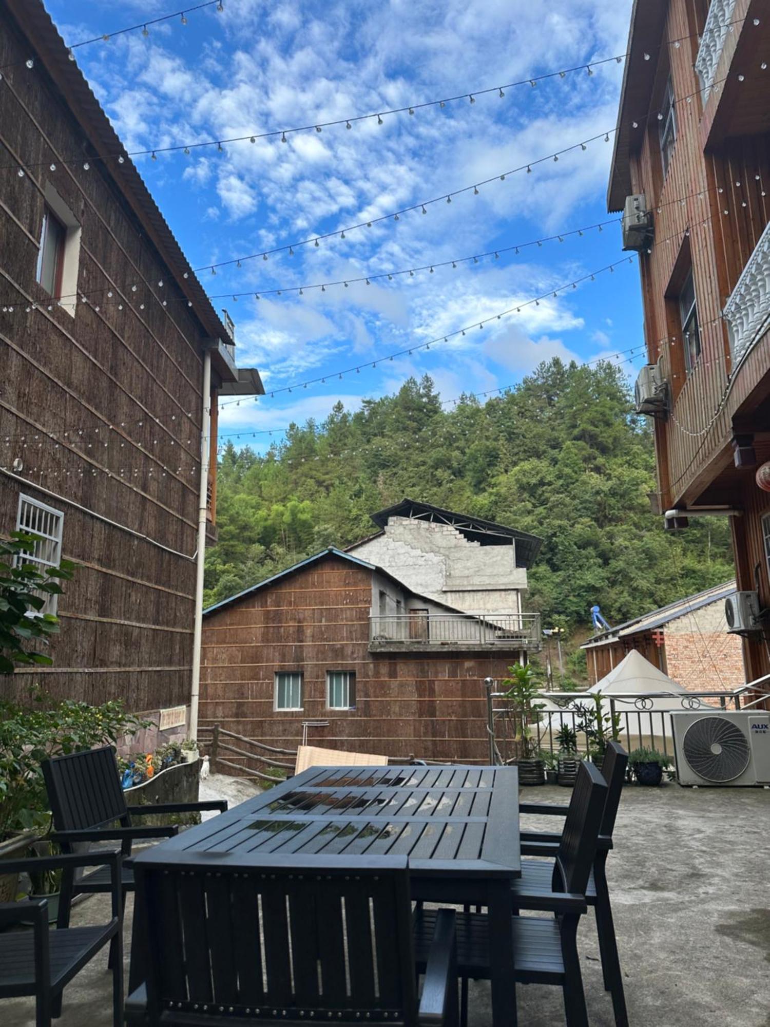 Tongfu Inn Чжанцзяцзе Экстерьер фото